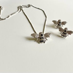 Silver Bee 🐝 matching necklace and earring set, bee jewelry, queen bee